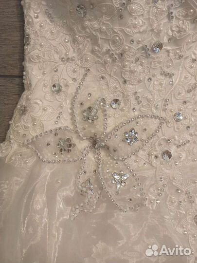 Свадебное платье. Размер 44