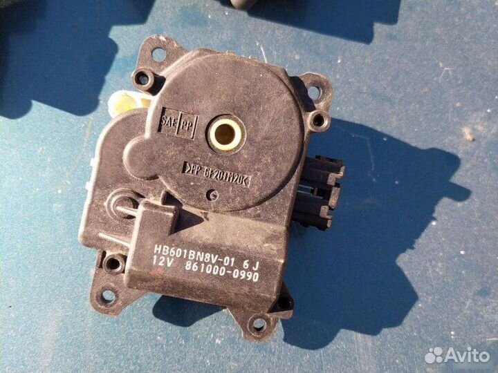 Привод заслонок отопителя Mazda 3 BK