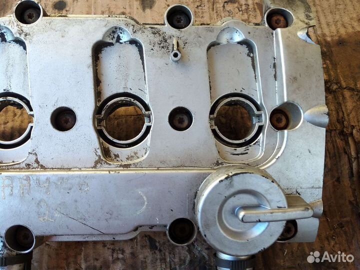 Клапанная крышка Audi A4 (B6)