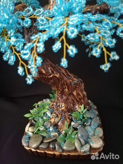 Бонсай из бисера голубого цвета ручной работы