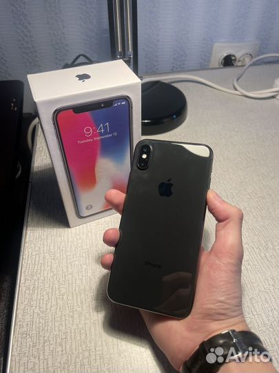 iPhone X, 64 ГБ