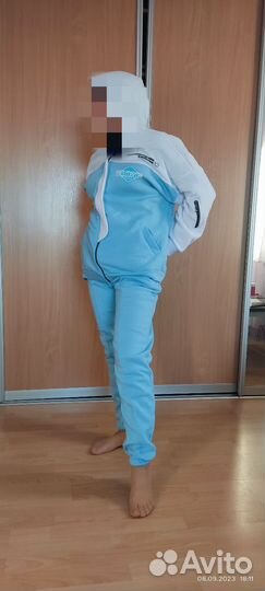 Спортивный костюм женский