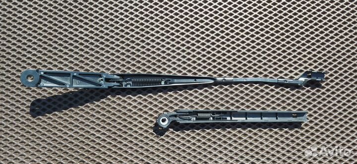 Поводок стеклоочистителя VAG 5JB955409