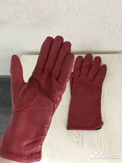 Красные перчатки кожаные