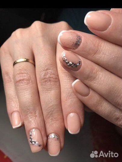 Маникюр с покрытием лаком