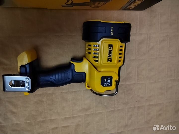 Фонарь DeWalt dcl043