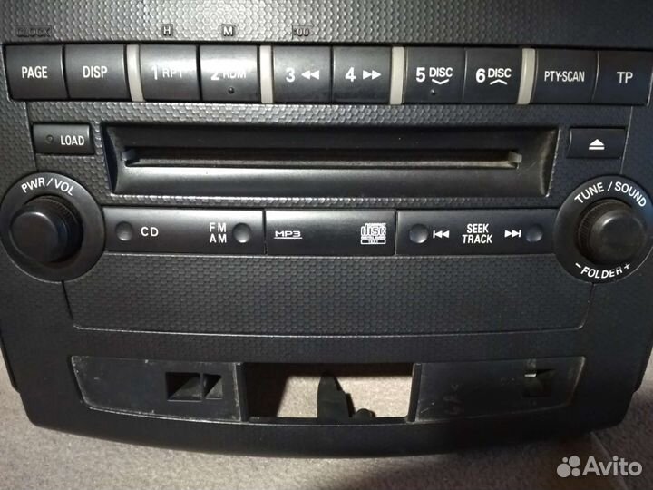 Панель магнитолы Mitsubishi Outlander XL