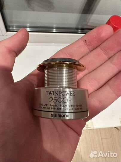 Шпуля Shimano twin power 2500 f