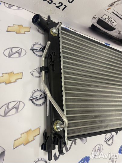 Радиатор охлаждения на Kia Rio 3 /Solaris 1 AT