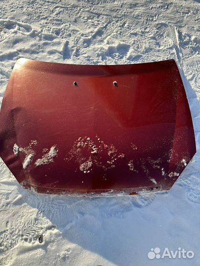 Капот на LADA priora