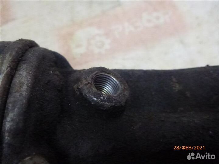 Корпус масляного фильтра Mitsubishi Montero Sport