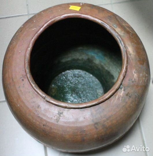 Старинные медные подойники. Медные чаны
