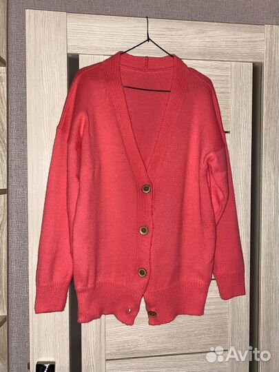 Продам 2 больший пакета женских вещей