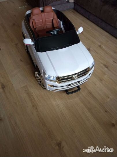 Детский электромобиль