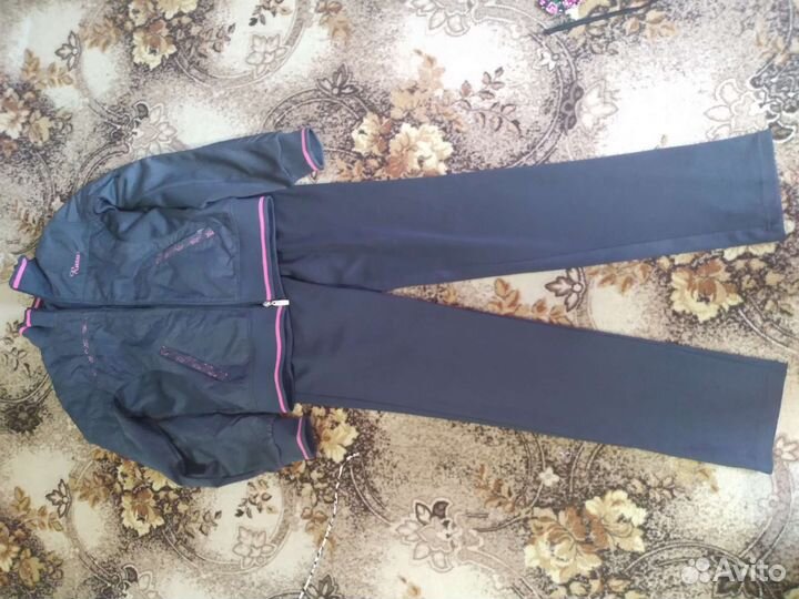 Спортивный костюм женский