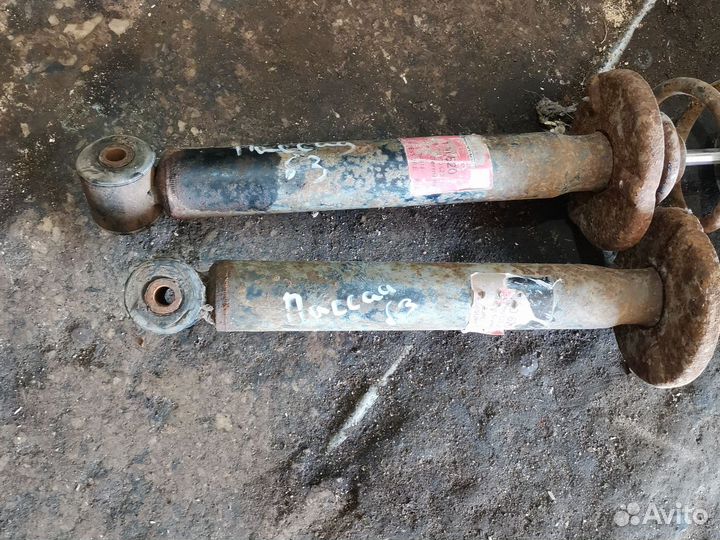 Задние амортизаторы Passat b3