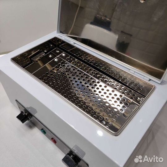 Тележка парикмахерская бу,стерилизатор,лампа уф