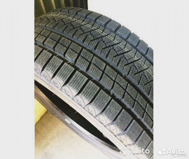 Triangle Trin PL02 245/45 R19 и 275/40 R19 98VR