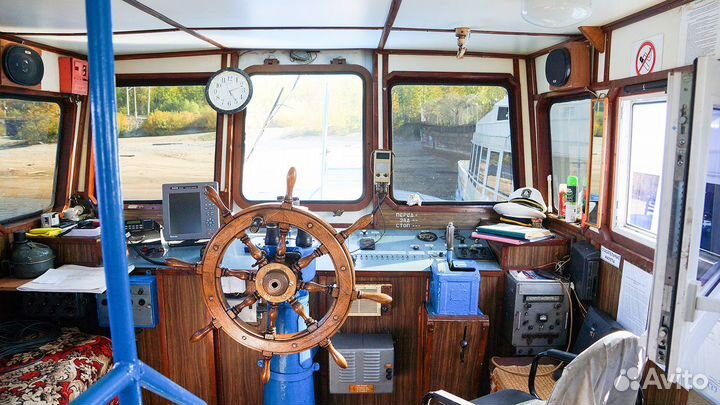 Прогулочный теплоход