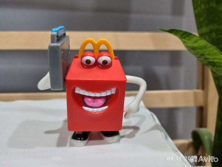 Игрушка макдональдс Хэппи Мил McDonald'sМаки Happy