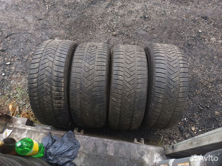 Pirelli Winter Sottozero 3 245/45 R19 102V