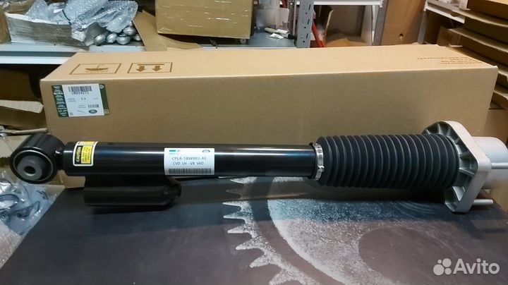 Амортизатор задний левый LR034271 land rover