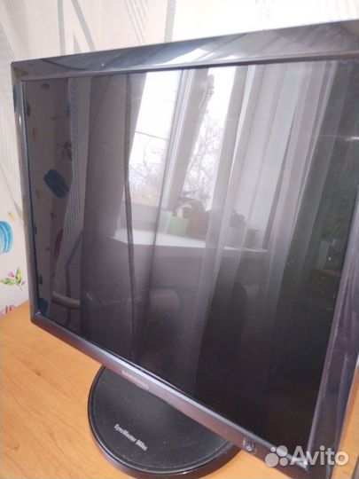 Монитор Samsung