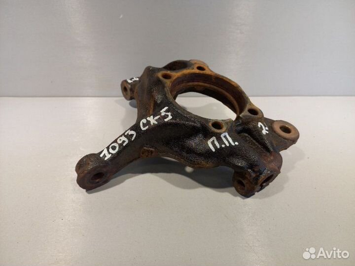 Кулак (цапфа) передний правый Mazda Cx-5 PY-VPS