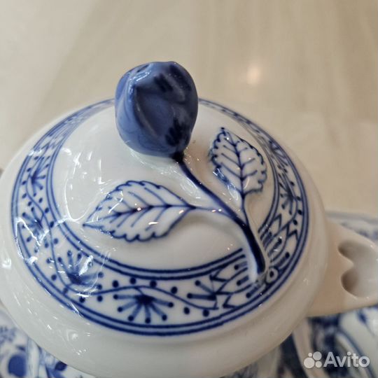 Чайный сервиз. Синий лук. Луковый узор