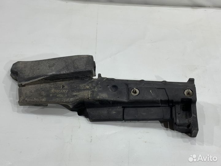 Уплотнители передних крыльев верхние Audi Q3 8U