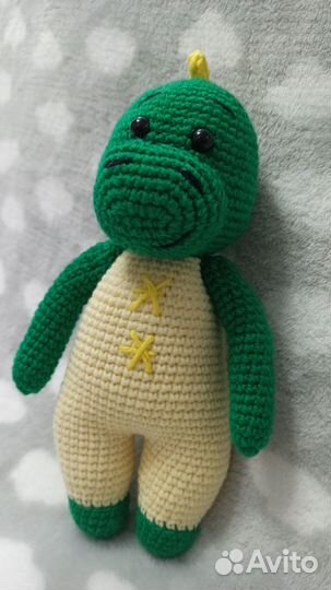 Вязаная игрушка Динозавр