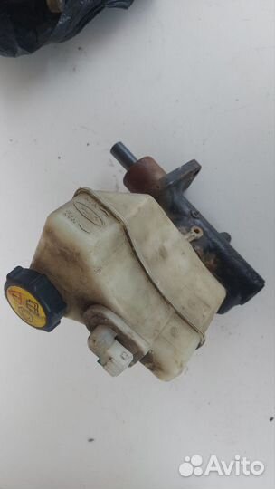Главный тормозной цилиндр Ford Scorpio 2