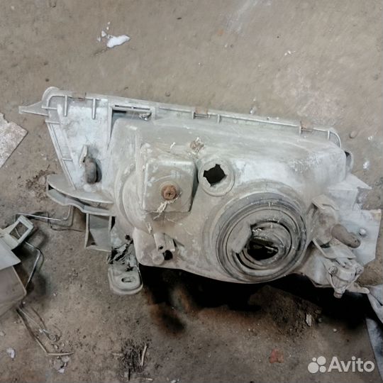 Фара левая Toyota Carina-E 1996