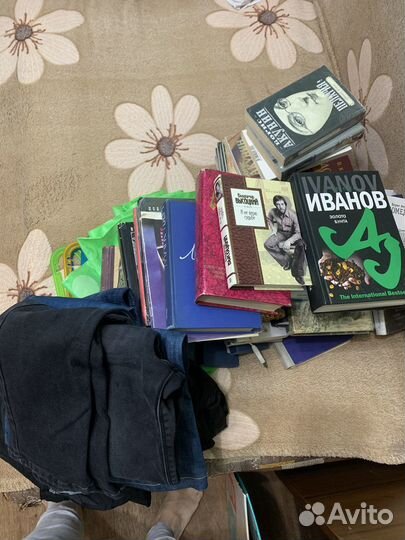 Коробка книг