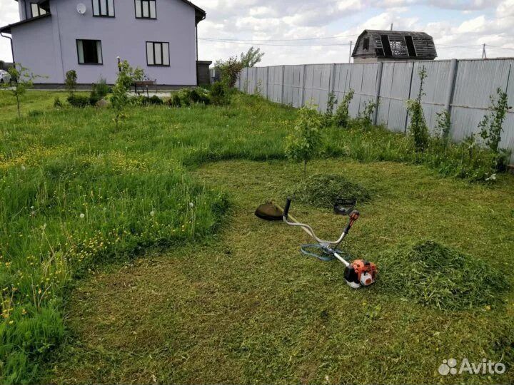 Покос травы триммером