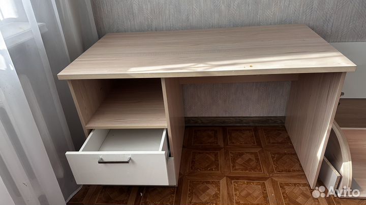 Письменный стол для школьника бу