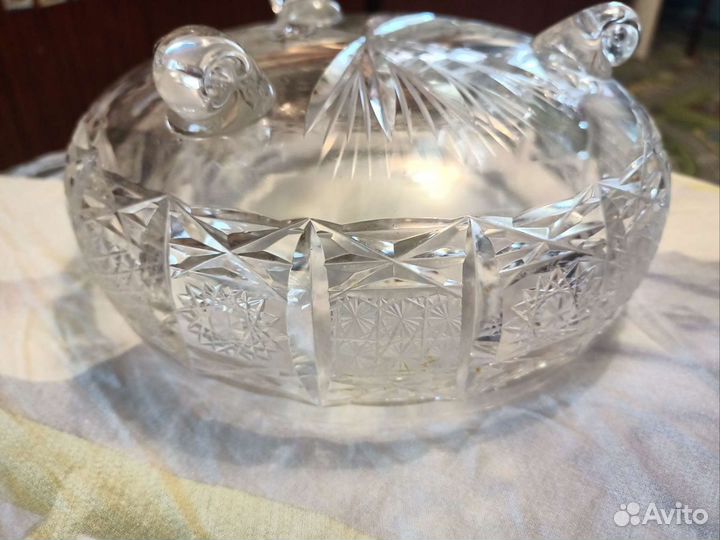 Хрустальная конфетница