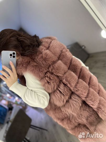 Меховой жилет из песца