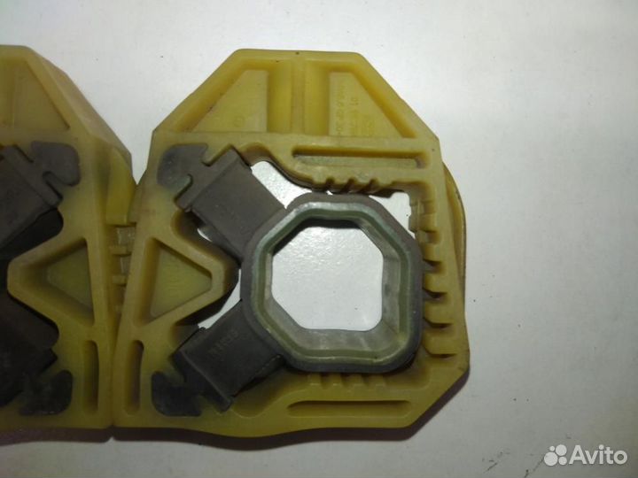 Кронштейн радиатора Volkswagen Tiguan 5N1 2007-201