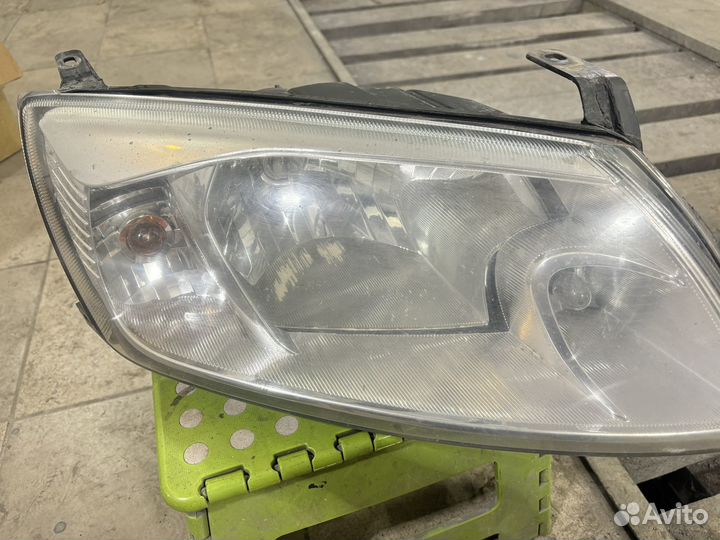 Фары на гранту