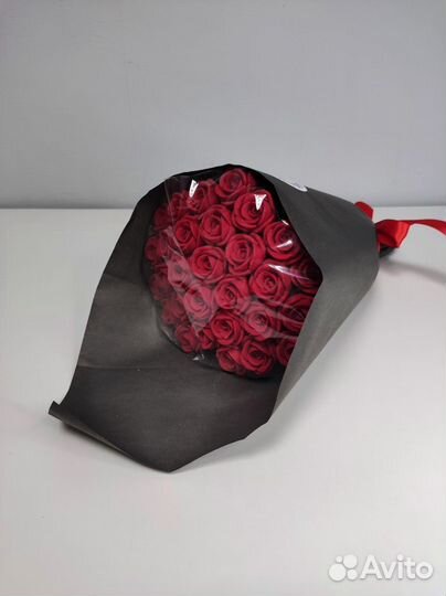 Красные Розы из Белого Шоколада - 29 шт в Букете