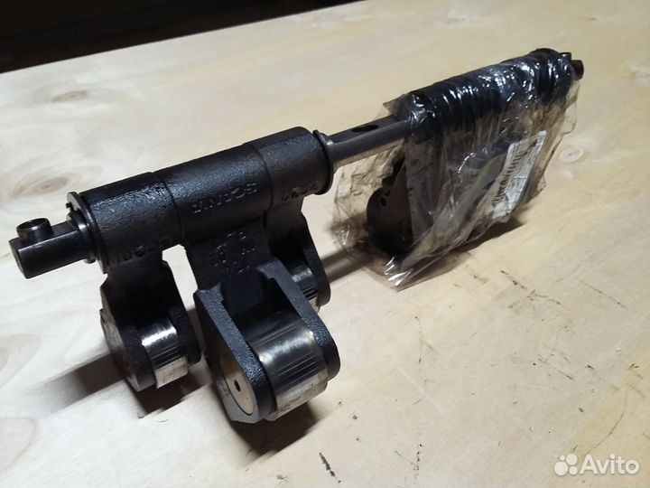 Вал роликовых толкателей в сборес рокерами 1891691
