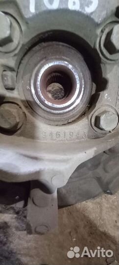 Передний поворотный кулак левый Volvo S80