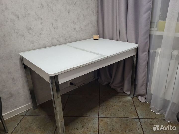 Кухонный стол