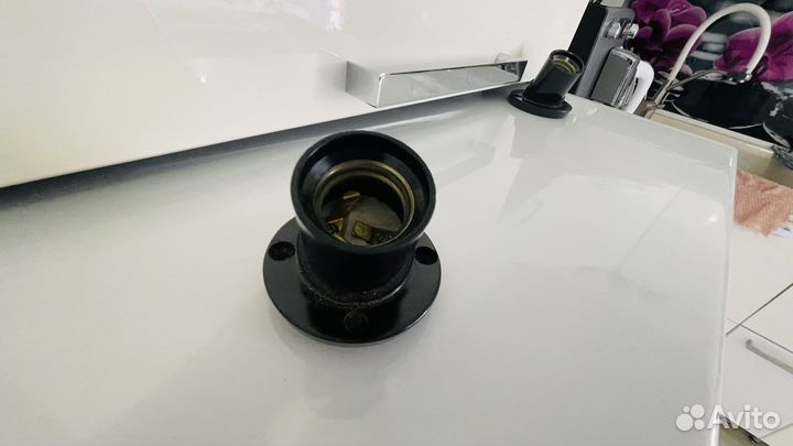 Патрон для лампочек