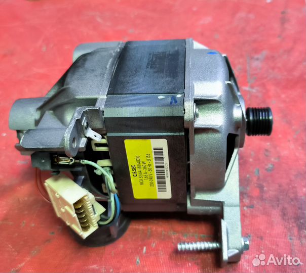 Двигатель для вертикальной стиральной машины