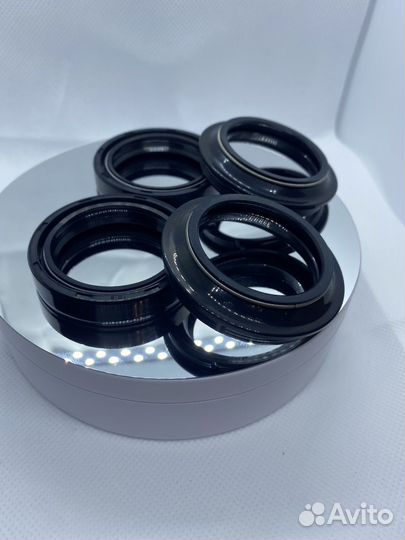 Сальники вилки 40*52*10