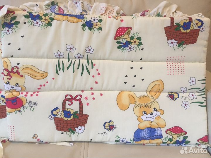 Бортики на детскую кроватку с комплектом постельно