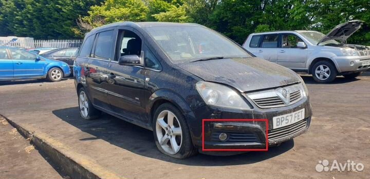 Решетка в бампер правая Opel Zafira 2 (B) 2008