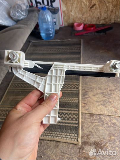 Направляющая заднего стекла kia sportage 4ql